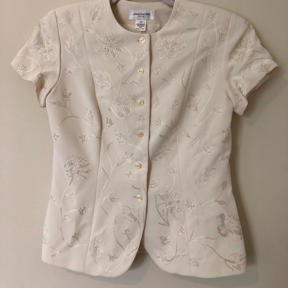 Lovely Cream Jones NY blazer / blouse
